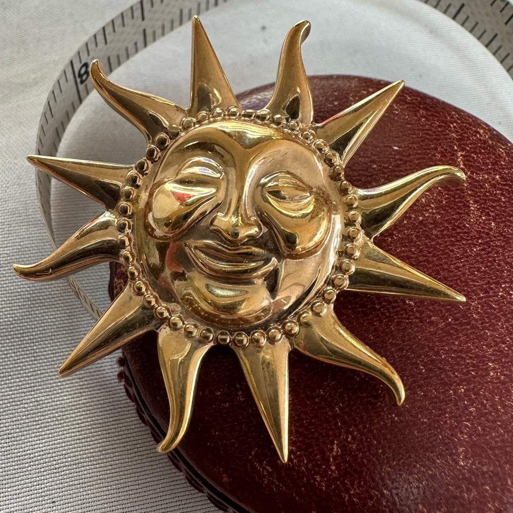 Vintage Krementz sun pin